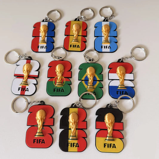 Breloc FIFA 2026 – design nr. 26 cu trofeu auriu 3D