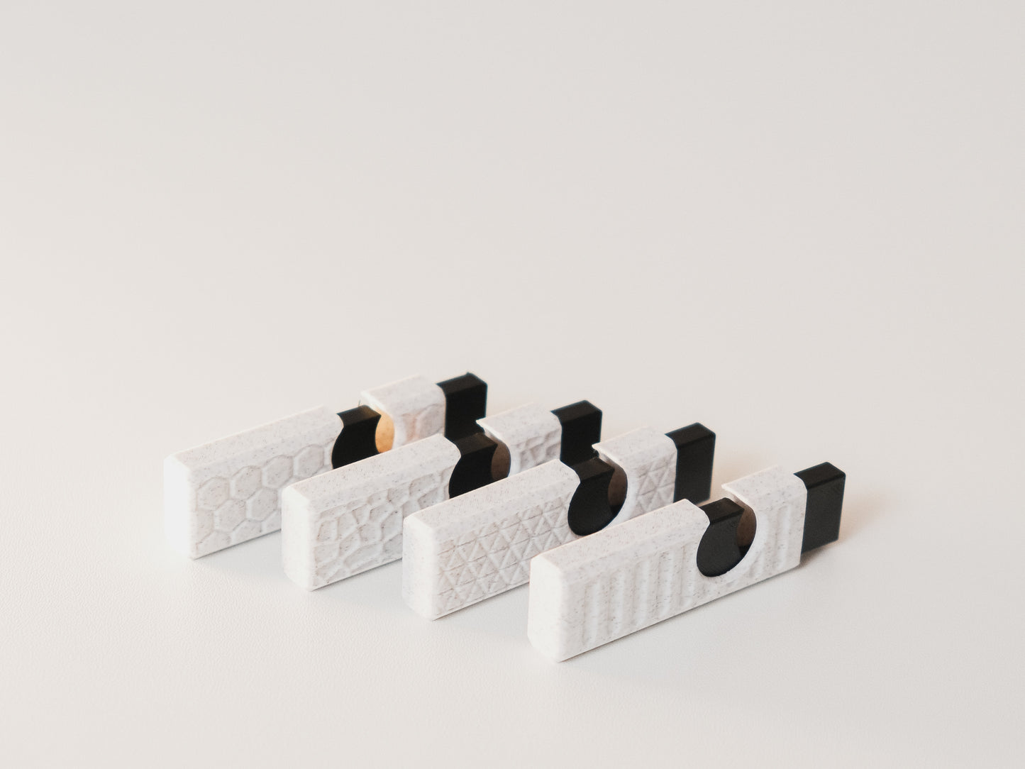 Sigilator Pungi cu Arc – Design Hexagonal