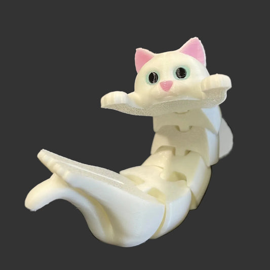 Flexi Cat - Pisicuta Articulata 3D - varianta alba cu ochi turcoaz tinuta in mana, vedere frontala