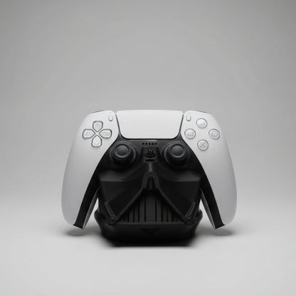 Stand controller Darth Vader imprimat 3D – suport PS5 DualSense, vedere frontală cu casca Darth Vader