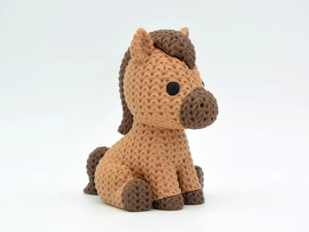 Căluț Crochet Pets – vedere lateral dreapta