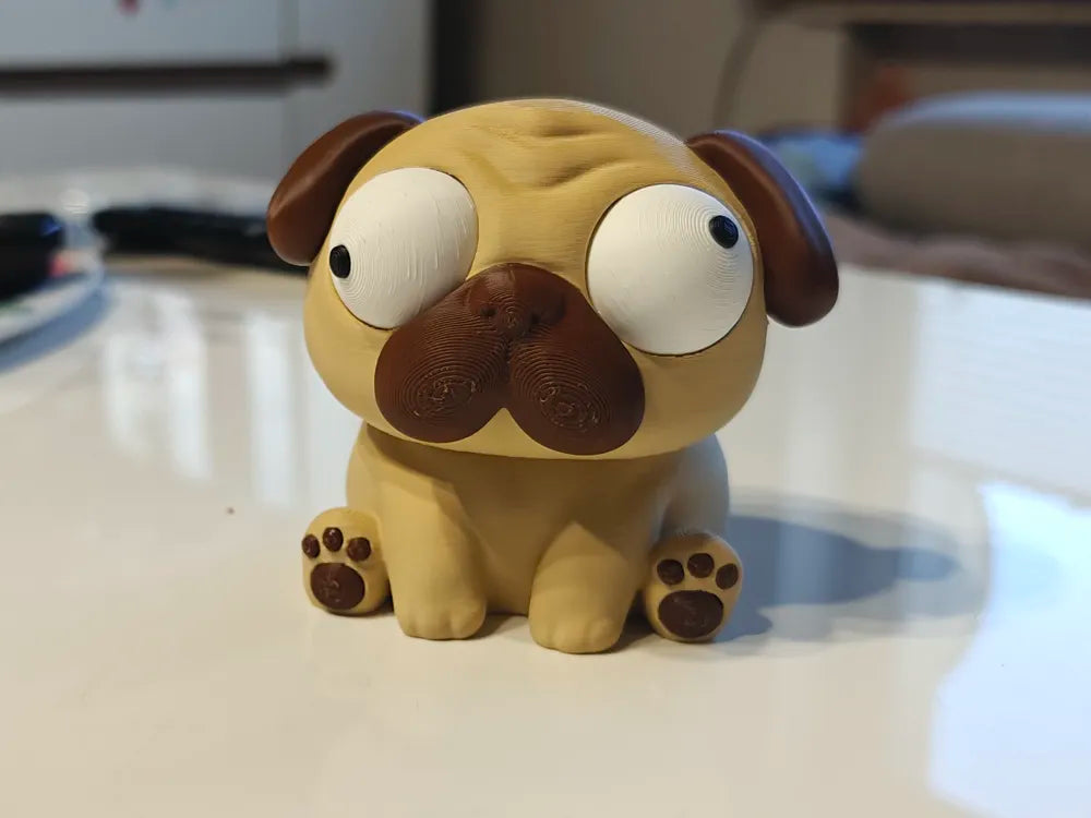 Puggy Mops Goofy Series - vedere frontală cu ambii ochi mobili și nas maro mare