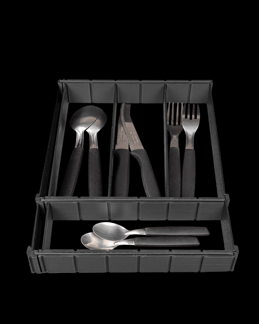 Organizator tacâmuri extensibil - vedere cu tacâmuri în sertar