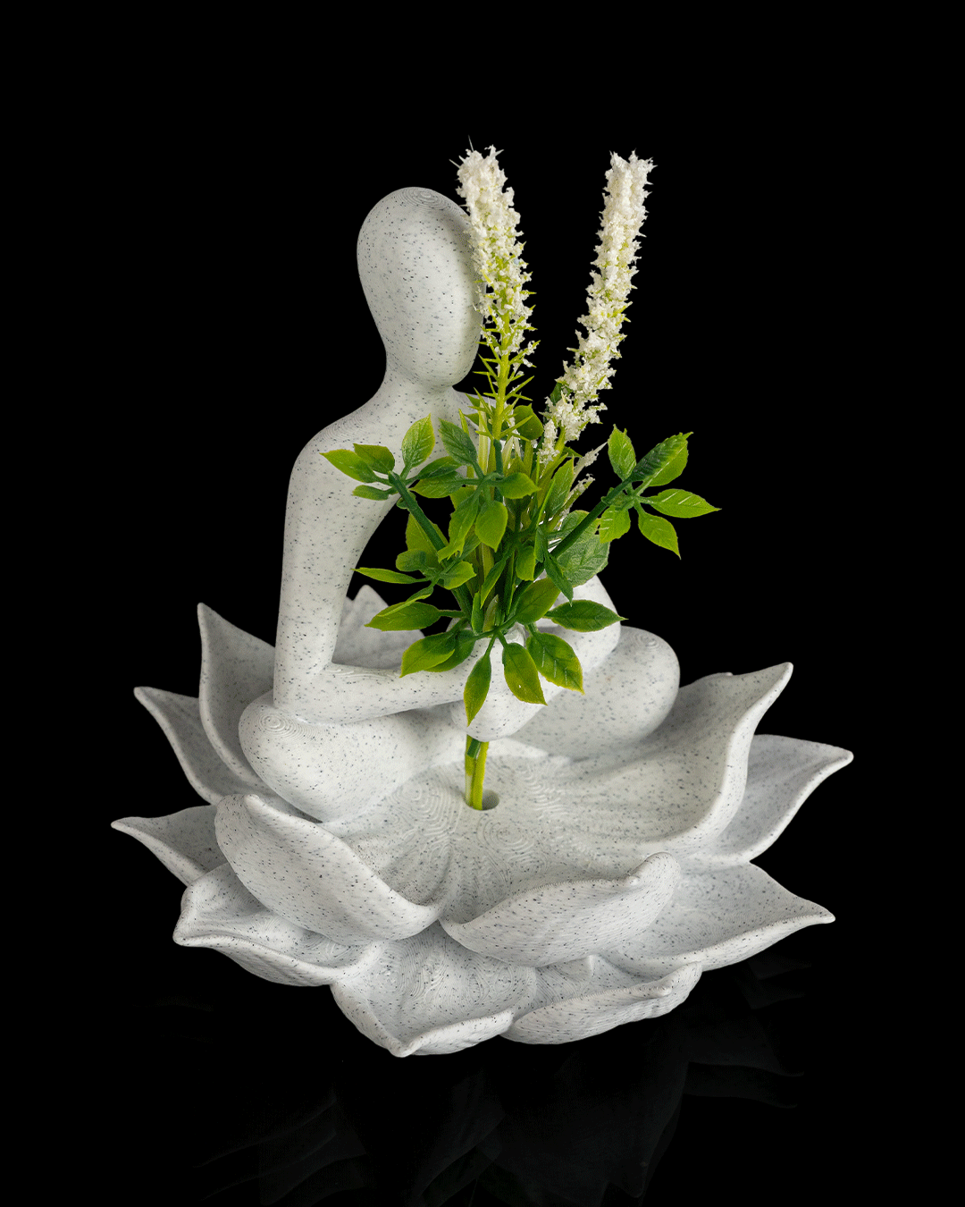Lotus Keeper Planter – vedere laterală dreapta cu flori albe