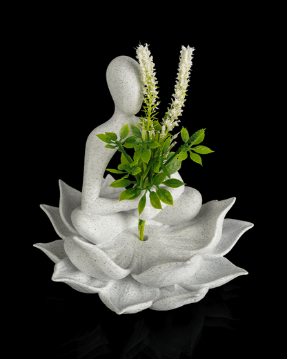 Lotus Keeper Planter – vedere laterală dreapta cu flori albe
