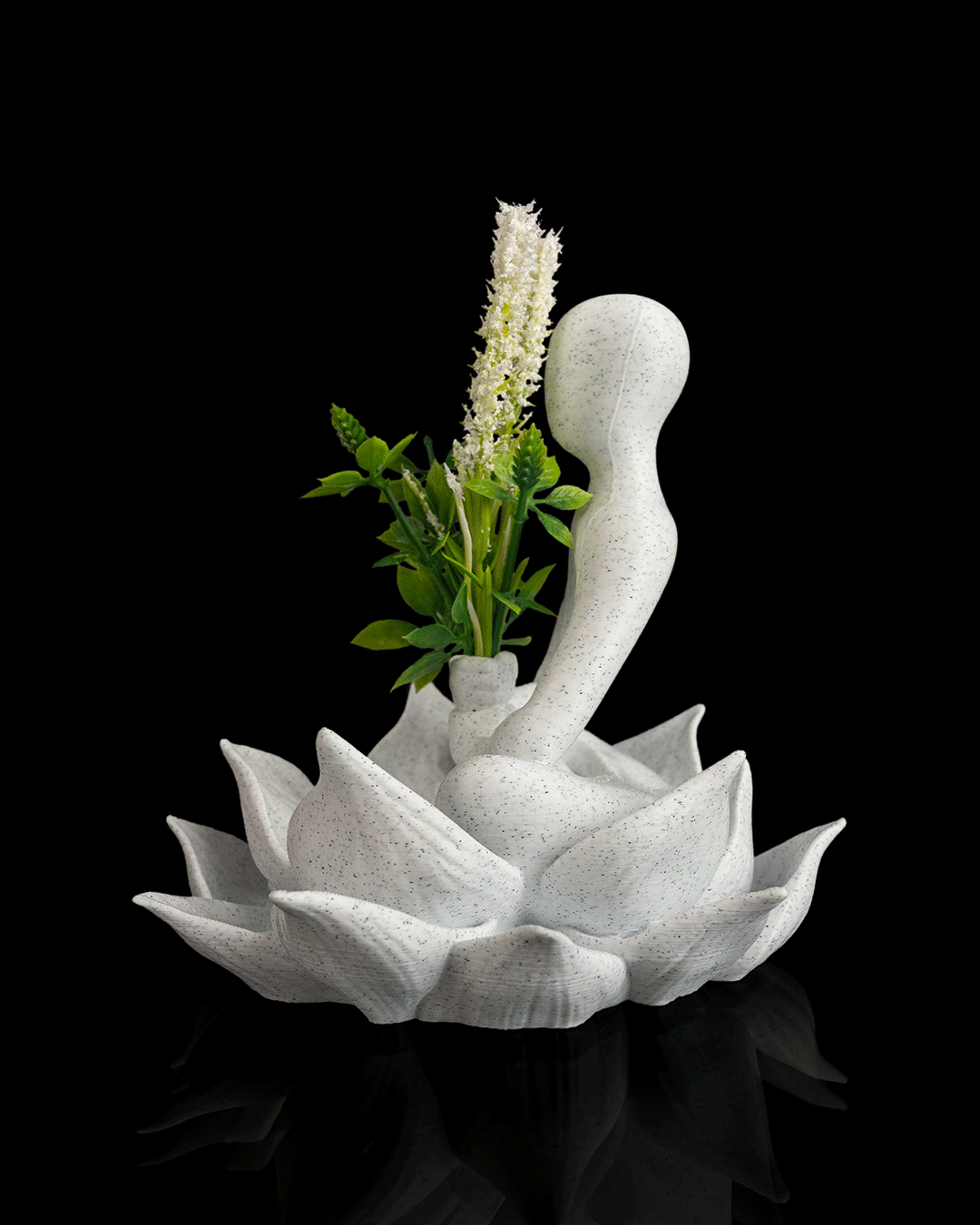 Lotus Keeper Planter – vedere din spate cu flori și frunze