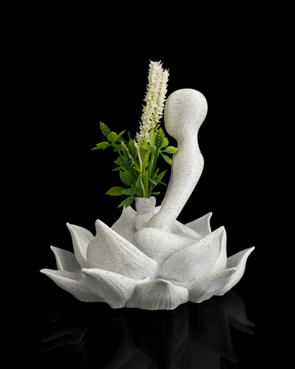 Lotus Keeper Planter – vedere din spate cu flori și frunze