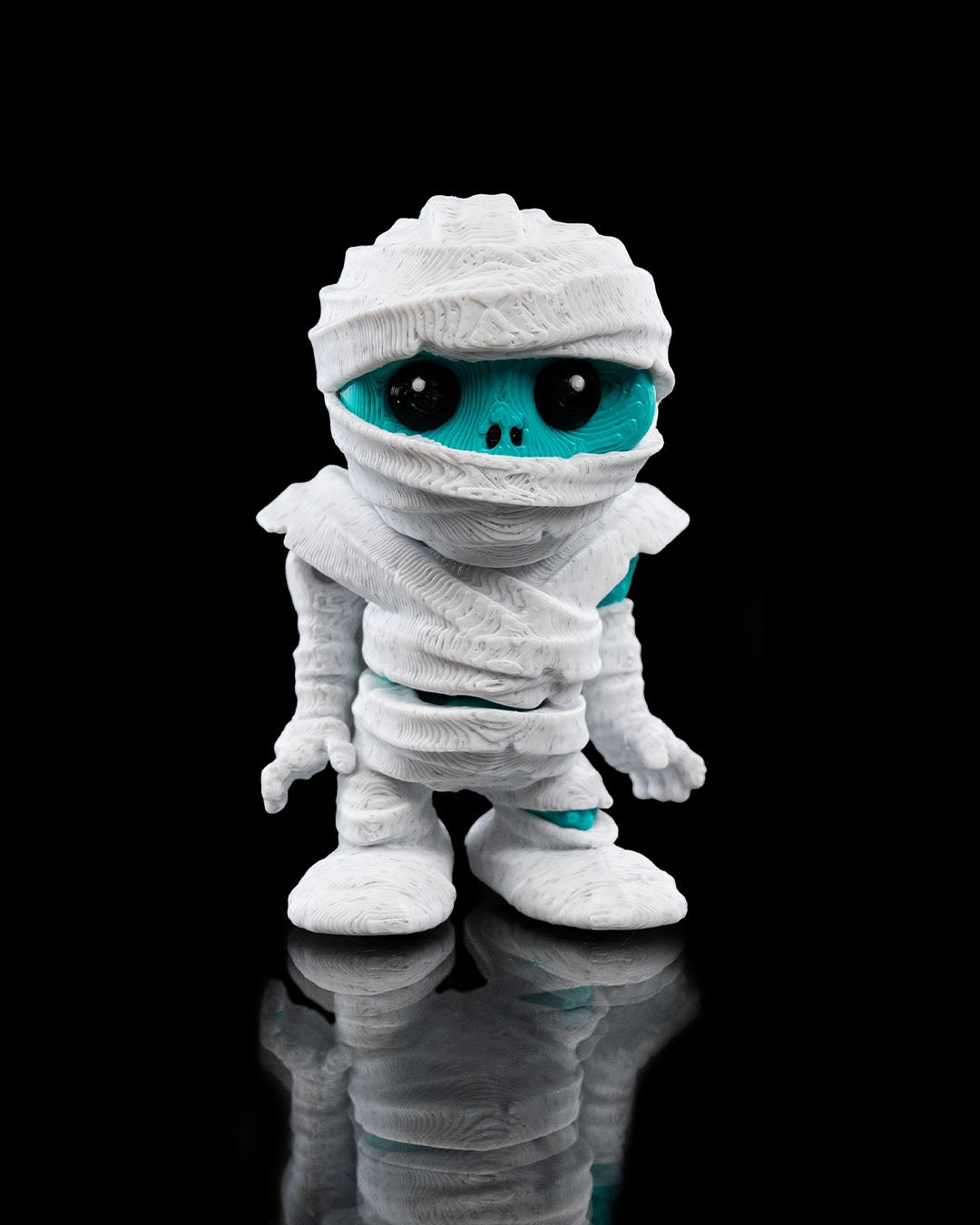 Tutankha-mummy breloc 3D mumie ținut în mână, fundal negru