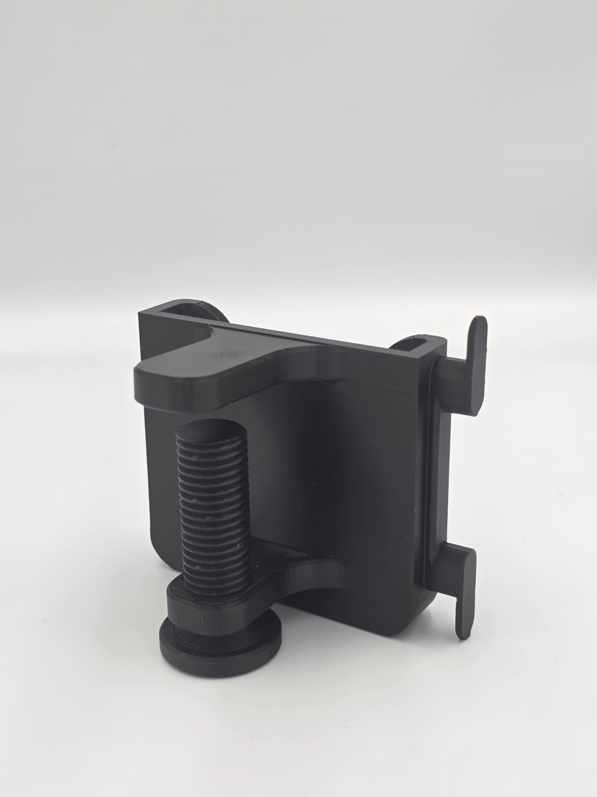 Suport Telefon cu Prindere de Masă – Praktik3D