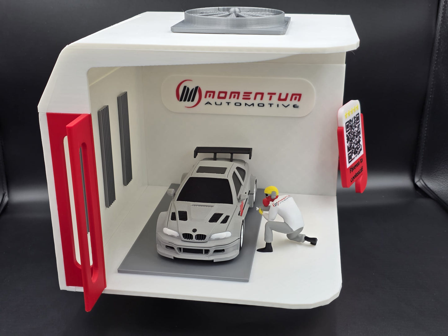 Stand Review Cabină Vopsit Auto – Personalizat cu Brandul Tău