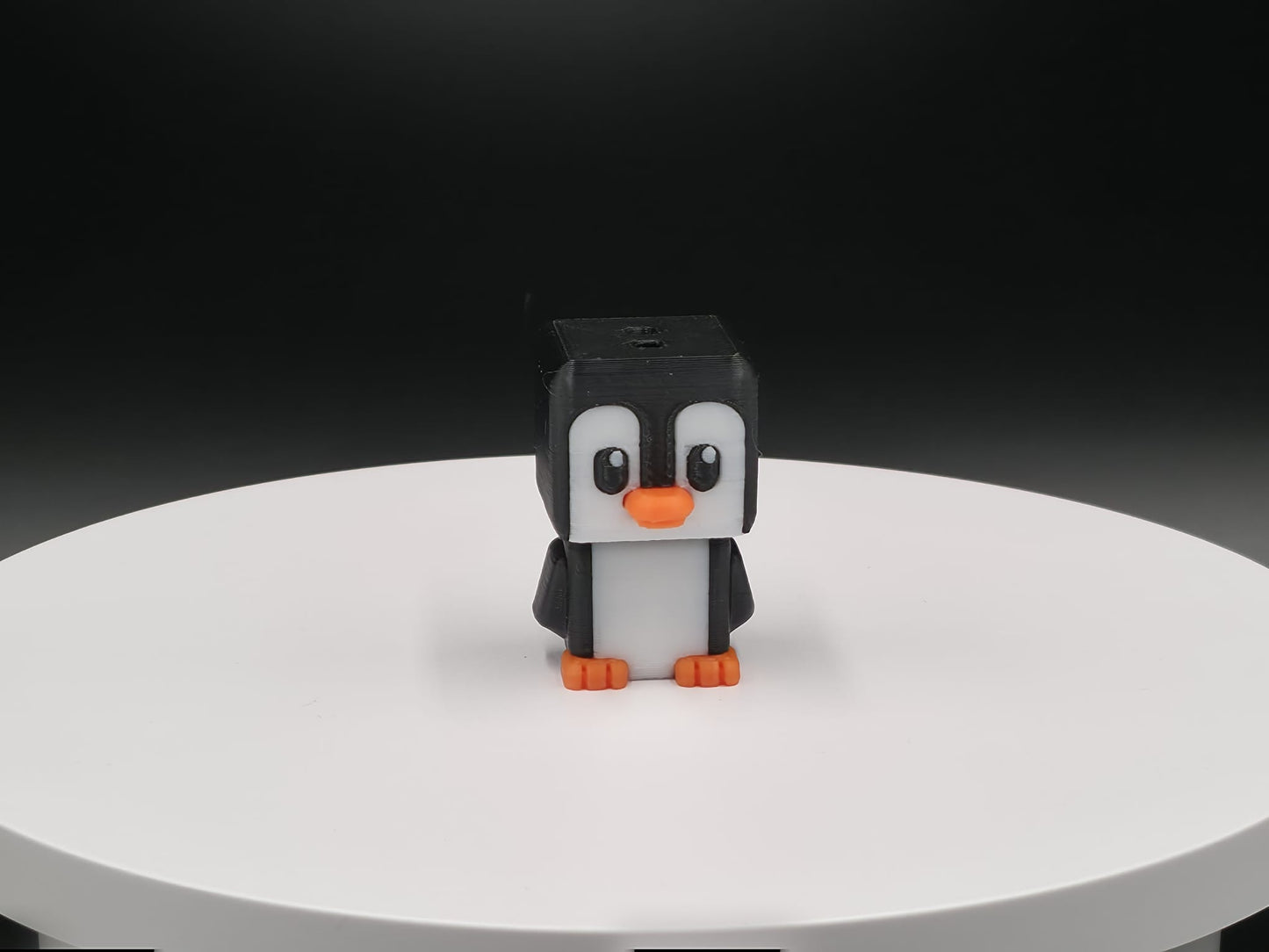 Cubic Pinguin – Figurină 3D Imprimată | Breloc