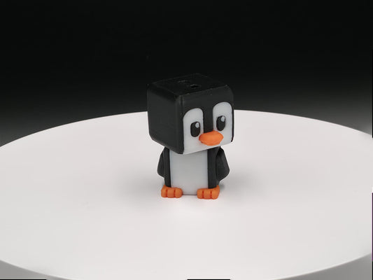 Cubic Pinguin – Figurină 3D Imprimată | Breloc