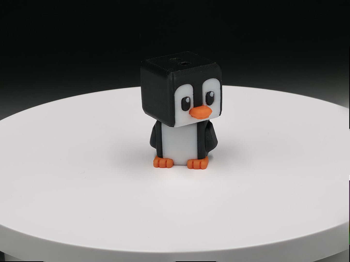 Cubic Pinguin – Figurină 3D Imprimată | Breloc