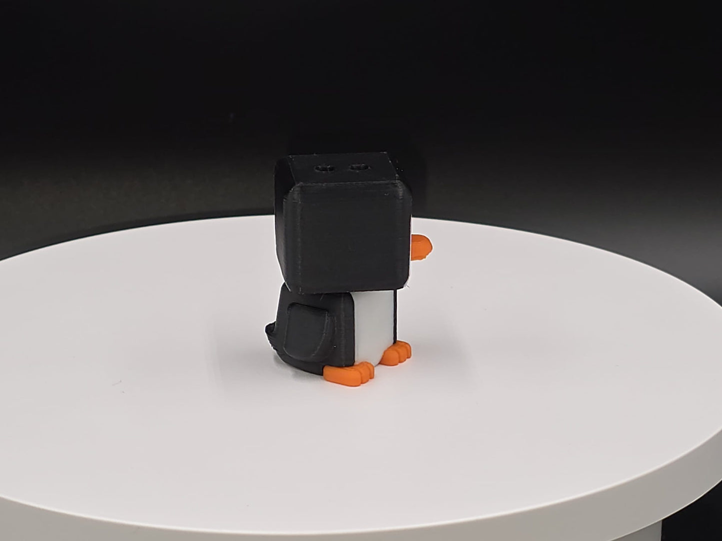 Cubic Pinguin – Figurină 3D Imprimată | Breloc
