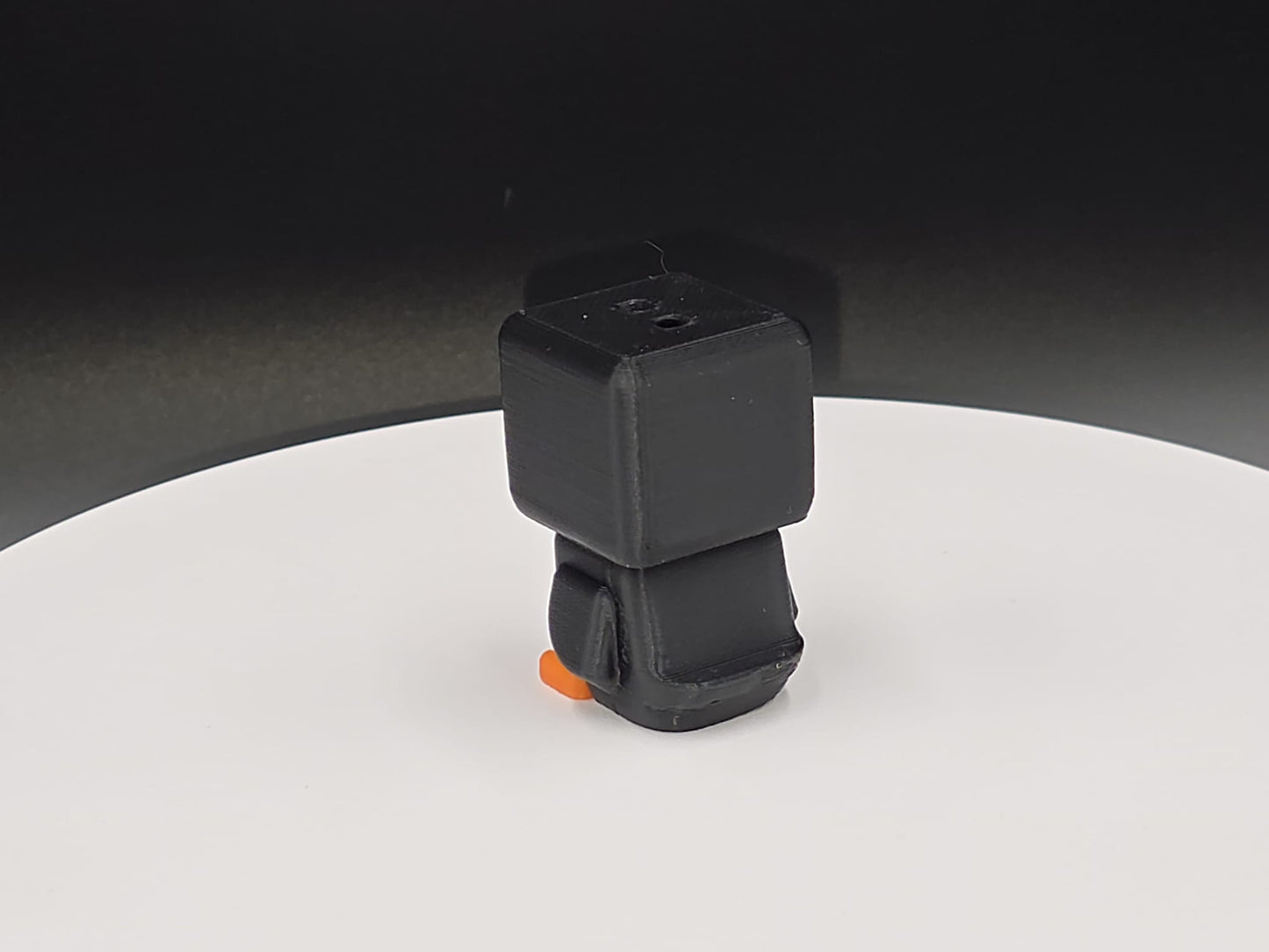 Cubic Pinguin – Figurină 3D Imprimată | Breloc