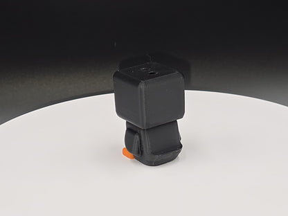 Cubic Pinguin – Figurină 3D Imprimată | Breloc