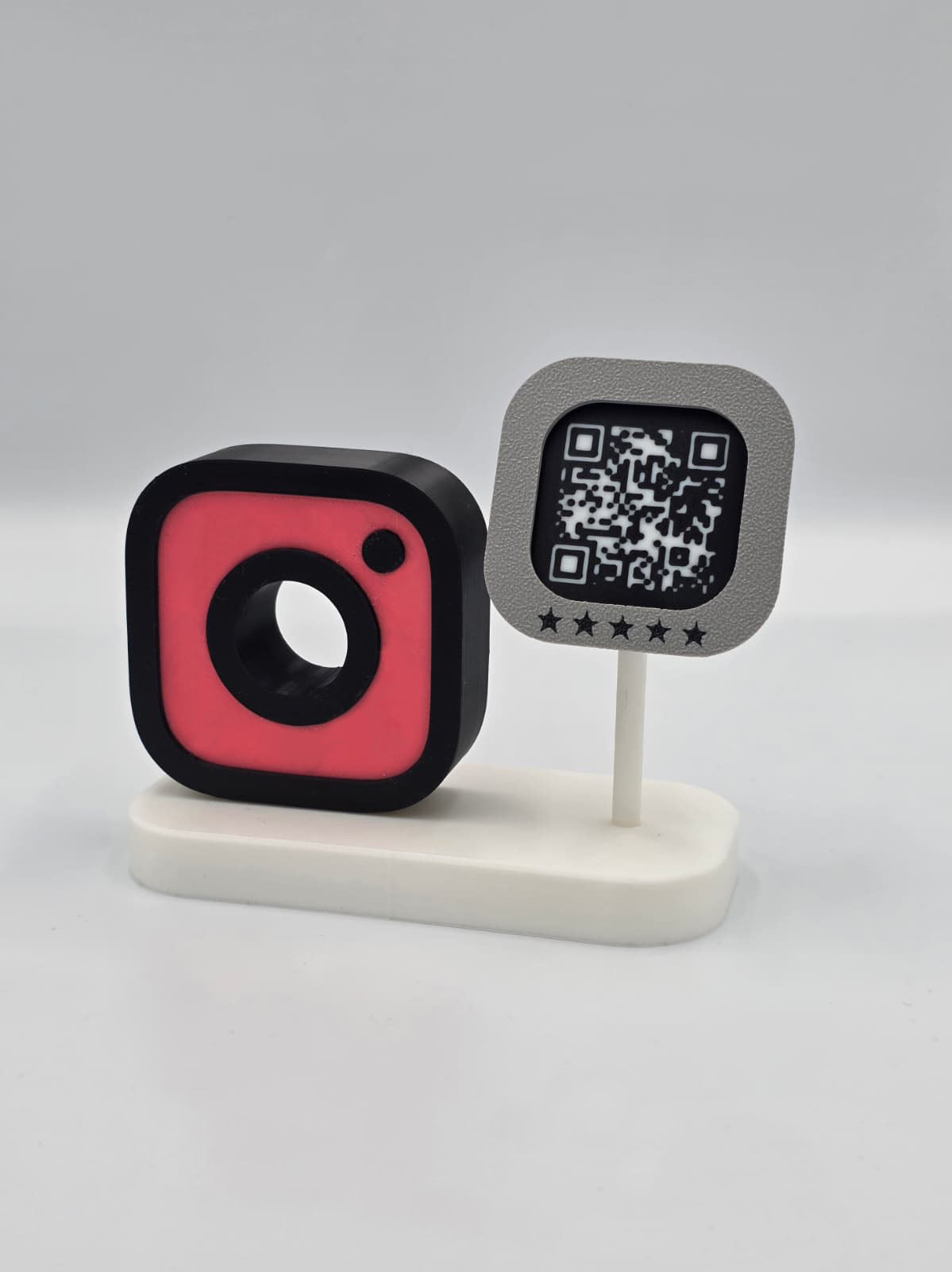 Stand Review Social Media cu QR Code – Google, Instagram, TikTok