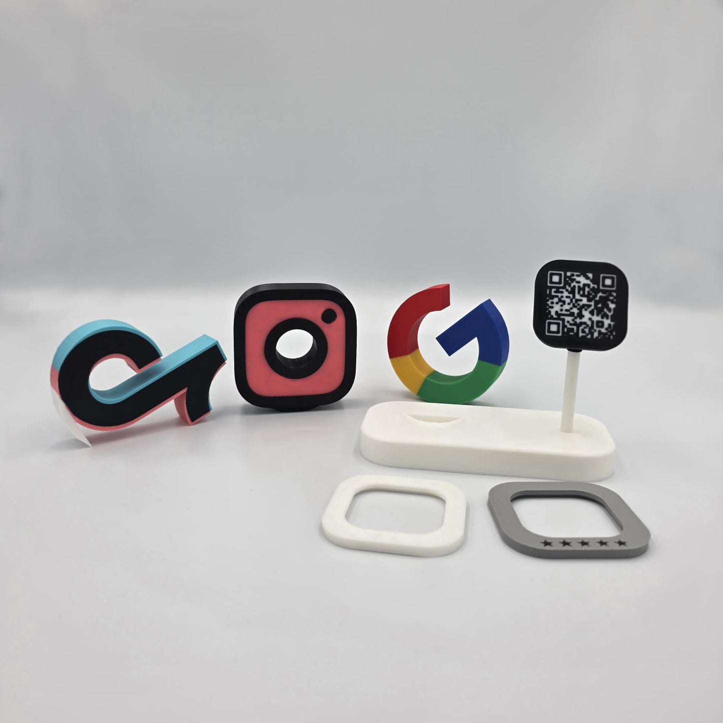 Stand Review Social Media cu QR Code – Google, Instagram, TikTok