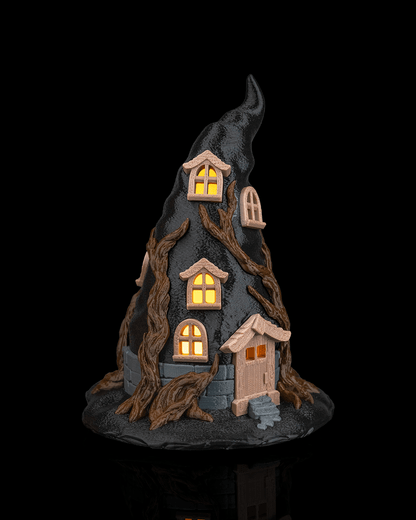Witchstead Table Lamp - vedere laterală iluminată