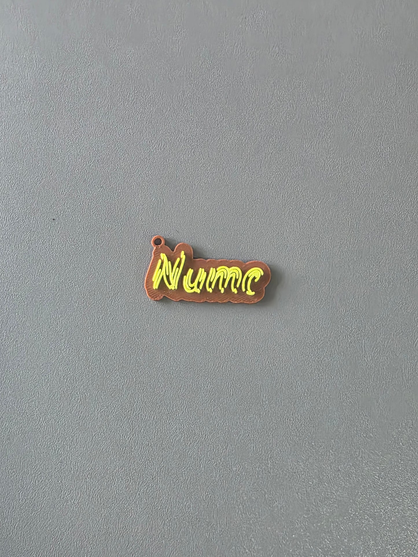 Breloc Personalizat cu Nume și Stil Font la Alegere