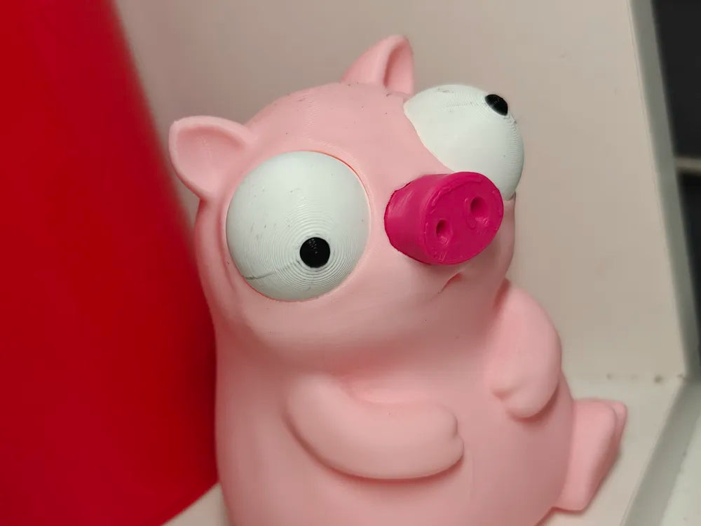 Porc Goofy Series - vedere laterală cu un ochi deviat și nas fuchsia