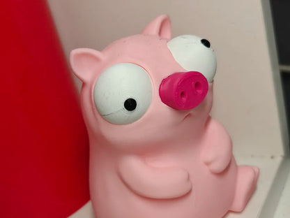 Porc Goofy Series - vedere laterală cu un ochi deviat și nas fuchsia