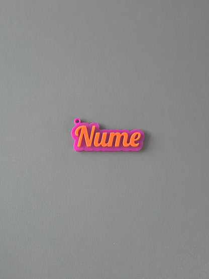 Breloc Personalizat cu Nume și Stil Font la Alegere