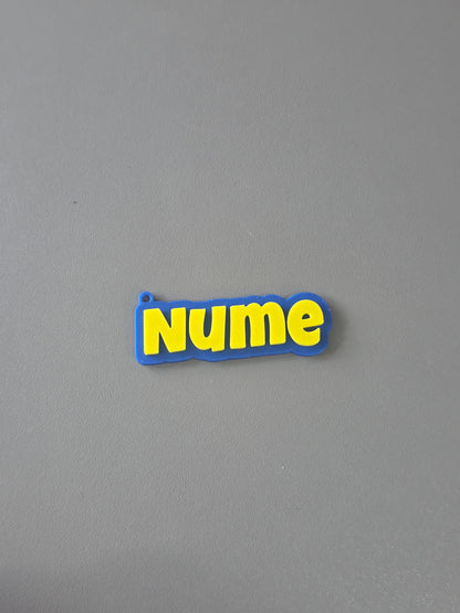 Breloc Personalizat cu Nume și Stil Font la Alegere