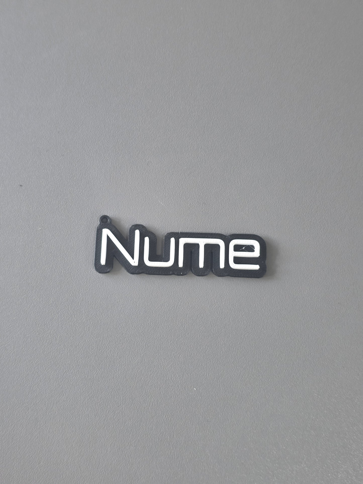 Breloc Personalizat cu Nume și Stil Font la Alegere