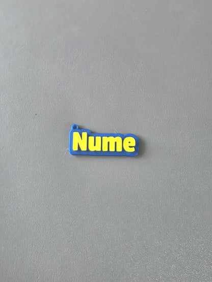 Breloc Personalizat cu Nume și Stil Font la Alegere