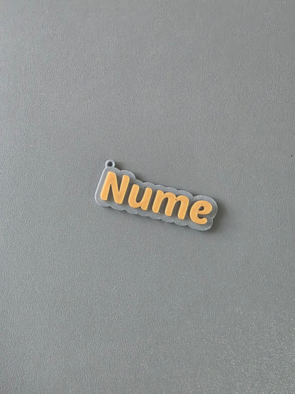 Breloc Personalizat cu Nume și Stil Font la Alegere