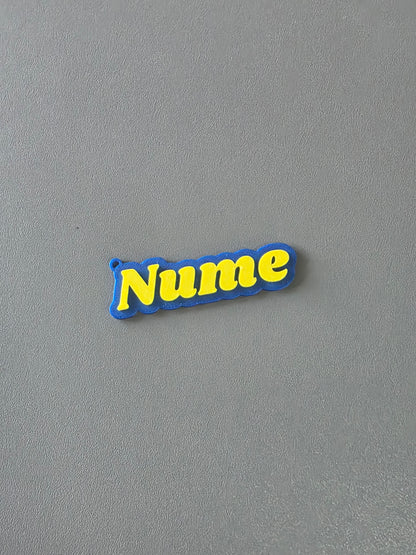 Breloc Personalizat cu Nume și Stil Font la Alegere