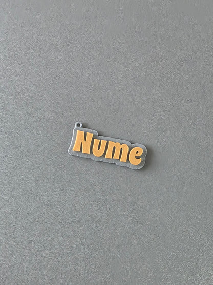 Breloc Personalizat cu Nume și Stil Font la Alegere