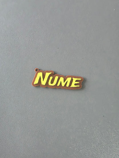 Breloc Personalizat cu Nume și Stil Font la Alegere