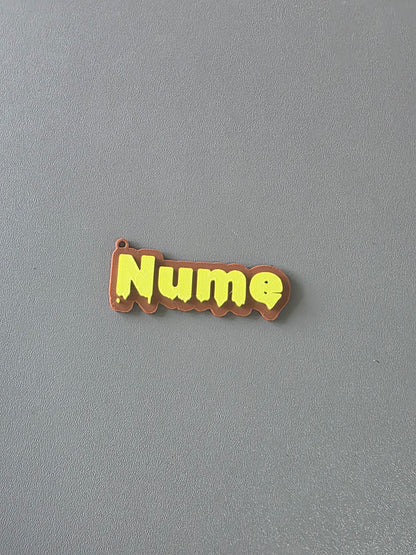 Breloc Personalizat cu Nume și Stil Font la Alegere